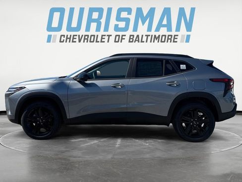 New 2026 Chevrolet Trax ACTIV w/ Sunroof Package FWD image 3