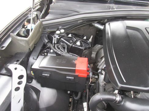 Used 2019 Jaguar F-PACE Premium image 64