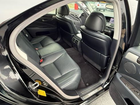 Used 2014 Lexus LS 460 AWD image 40