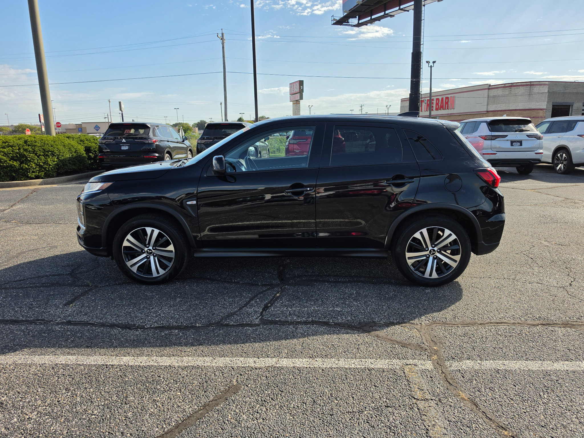 Used 2023 Mitsubishi Outlander Sport AWD image 2