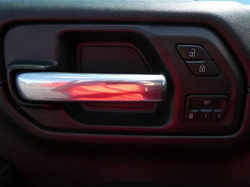 Used 2020 GMC Sierra 1500 SLT w/ SLT Premium Package image 25