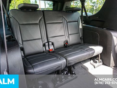 Used 2025 Chevrolet Suburban Z71 AWD/4WD image 23