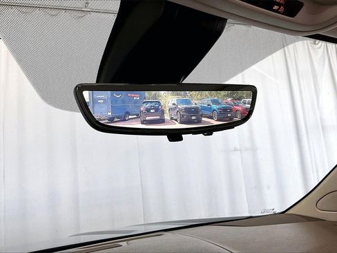 Used 2021 GMC Yukon Denali w/ Denali Premium Package image 17