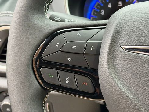 New 2026 Chrysler Pacifica Limited w/ Uconnect Theater Family Group image 19