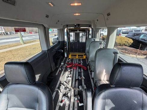 Used 2020 Ford Transit 150 XL image 21