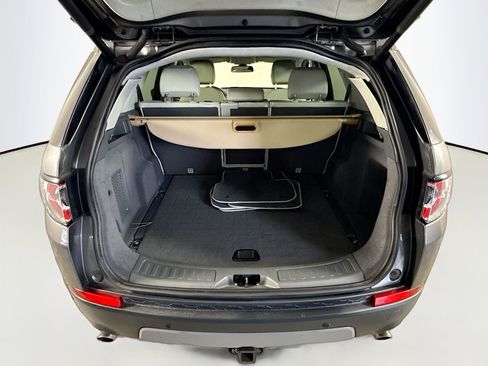 Used 2017 Land Rover Discovery Sport SE image 35