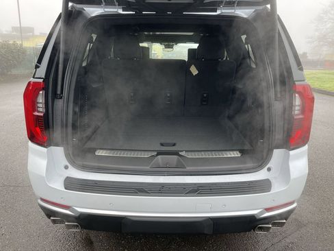 New 2026 GMC Yukon XL Denali w/ Denali Reserve Package image 27