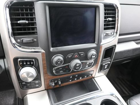 Used 2018 RAM 1500 Laramie w/ Convenience Group AWD/4WD image 19