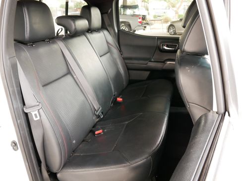 Used 2017 Toyota Tacoma TRD Pro image 3