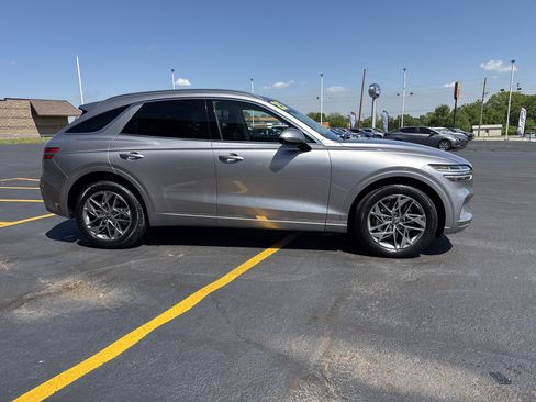 Used 2025 Genesis GV70 2.5T AWD/4WD image 4