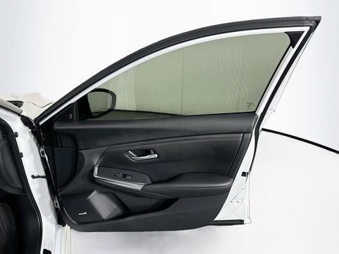 Used 2024 Nissan Sentra SR w/ SR Premium Package FWD image 30