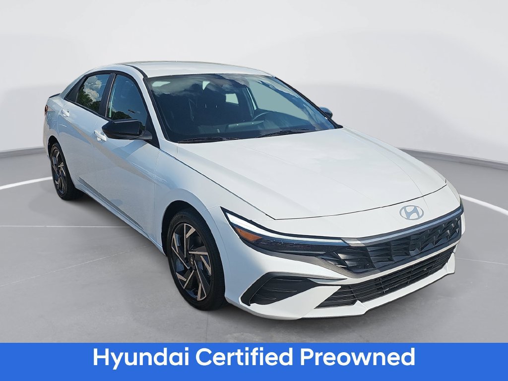 Certified 2025 Hyundai Elantra SEL FWD image 3
