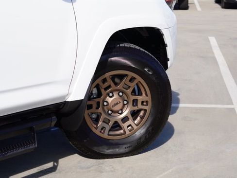 Used 2023 Toyota 4Runner SR5 Premium image 8