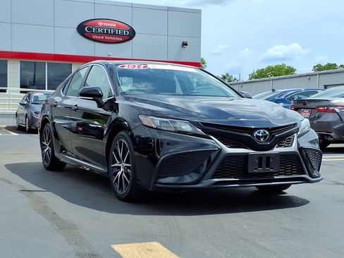Certified 2024 Toyota Camry SE FWD image 3