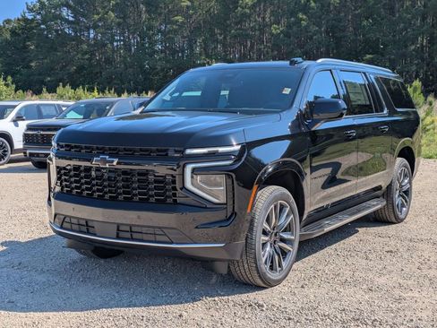 New 2026 Chevrolet Suburban LS w/ LS Custom Edition AWD/4WD image 5