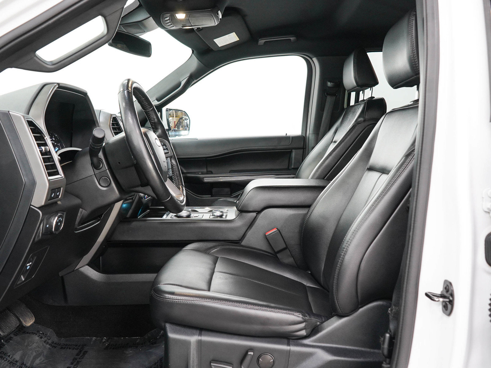 Used 2021 Ford Expedition XLT w/ Equipment Group 202A AWD/4WD image 26