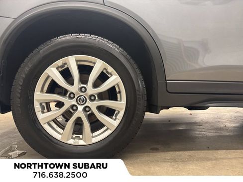 Used 2020 Nissan Rogue SV AWD/4WD image 25