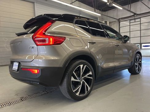 Used 2022 Volvo XC40 T5 R-Design w/ Advanced Package image 7
