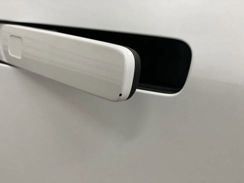 Used 2025 Chevrolet Equinox EV LT w/ Convenience Package image 34