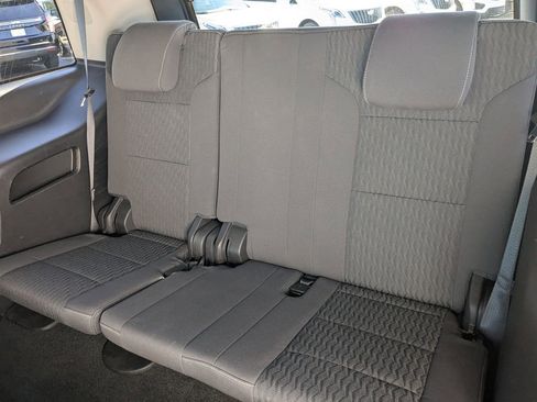 Used 2018 GMC Yukon SLE w/ Convenience Package image 12