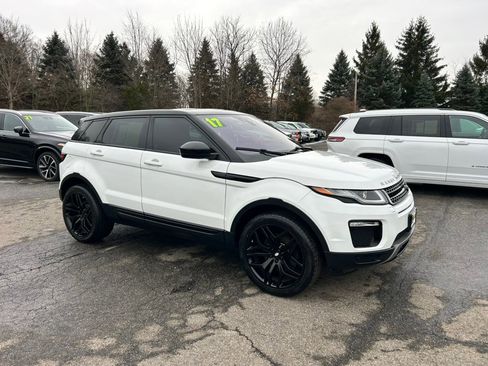 Used 2017 Land Rover Range Rover Evoque SE Premium image 7