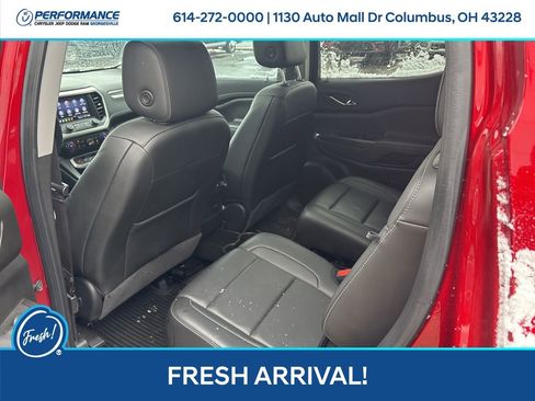 Used 2023 GMC Acadia SLT image 13