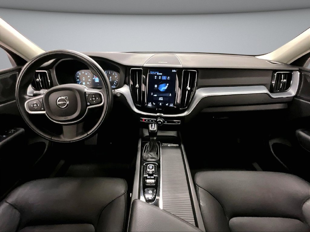 Used 2019 Volvo XC60 T6 Momentum w/ Multimedia Package AWD/4WD image 7