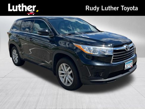 Certified 2016 Toyota Highlander LE AWD/4WD image 1