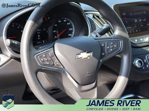 Used 2024 Chevrolet Malibu LT FWD image 24