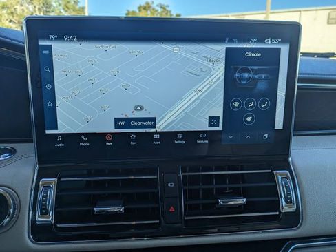 Used 2022 Lincoln Navigator Reserve image 27