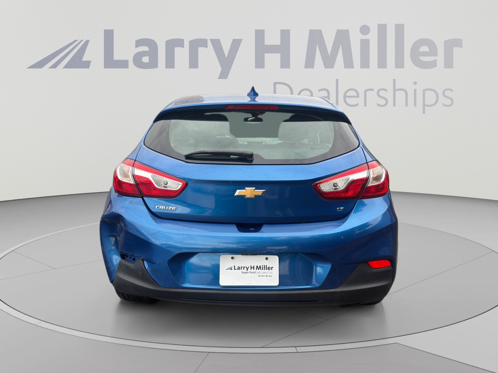 Used 2017 Chevrolet Cruze LT FWD image 4