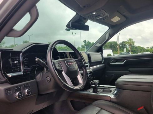 Used 2023 GMC Sierra 1500 SLT w/ SLT Premium Plus Package AWD/4WD image 11