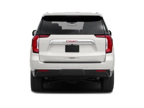 Used 2022 GMC Yukon AT4 w/ Technology Package AWD/4WD image 5