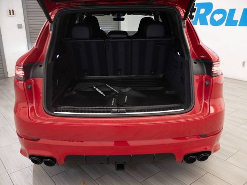 Used 2021 Porsche Cayenne GTS AWD/4WD image 38
