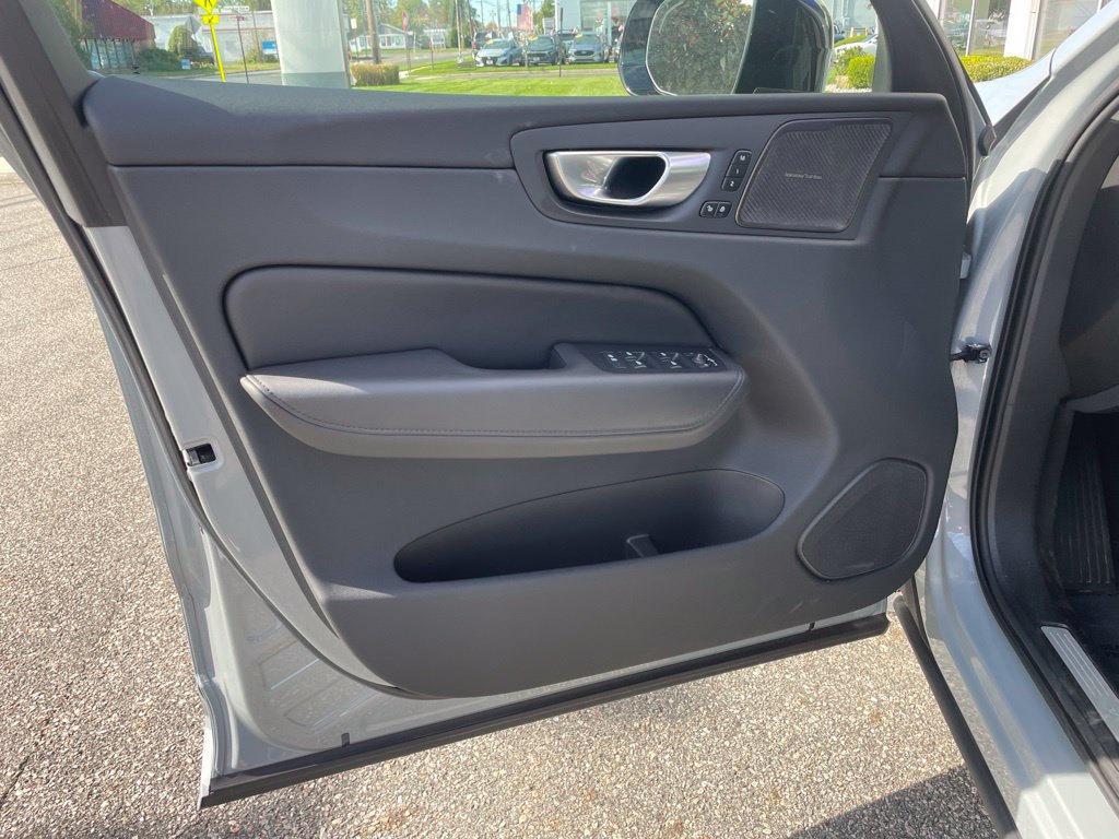 Certified 2024 Volvo XC60 B5 Plus w/ Climate Package AWD/4WD image 20