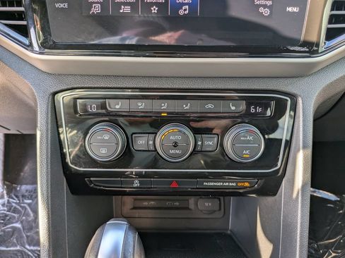 Certified 2023 Volkswagen Atlas Cross Sport SE w/ Panoramic Sunroof Package FWD image 22