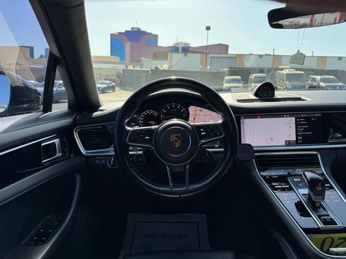 Used 2020 Porsche Panamera 4 image 21