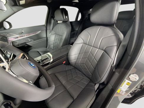New 2026 BMW i7 xDrive60 w/ Executive Package AWD/4WD image 19