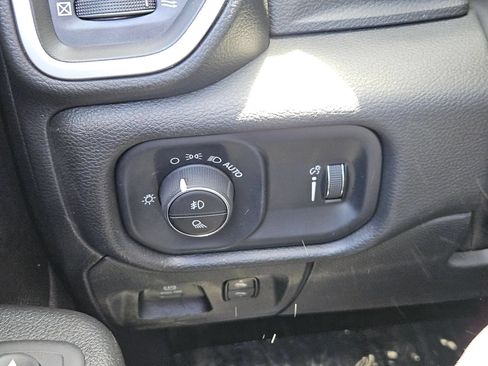 Used 2023 RAM 1500 Big Horn AWD/4WD image 16