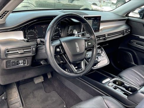 Used 2022 Lincoln Corsair AWD w/ Premium Package image 11