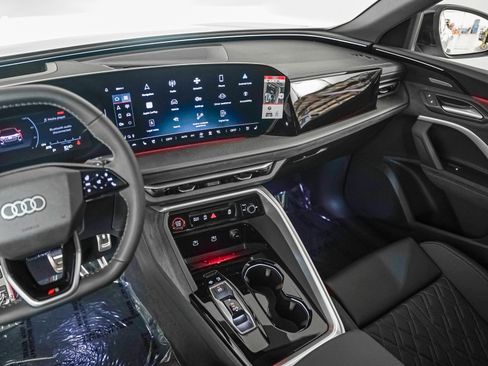 New 2025 Audi SQ5 Premium Plus image 17