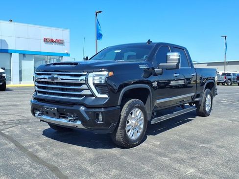 Used 2024 Chevrolet Silverado 2500 High Country AWD/4WD image 3