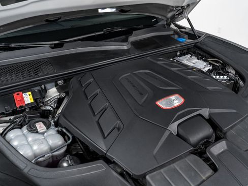 Used 2022 Porsche Cayenne Turbo AWD/4WD image 47