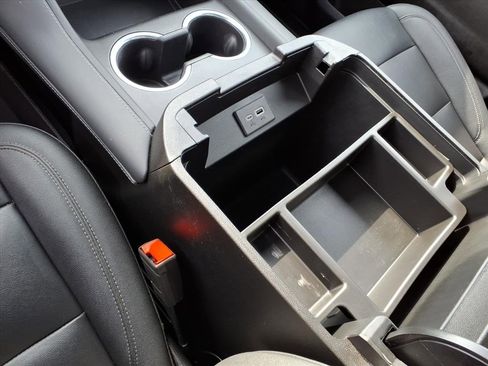 Used 2024 Chevrolet Tahoe Z71 w/ Luxury Package image 25