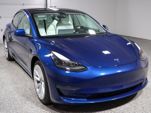 Used 2022 Tesla Model 3 Long Range image 5