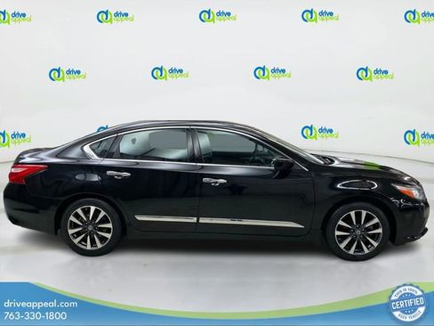 Used 2017 Nissan Altima 2.5 SV image 4
