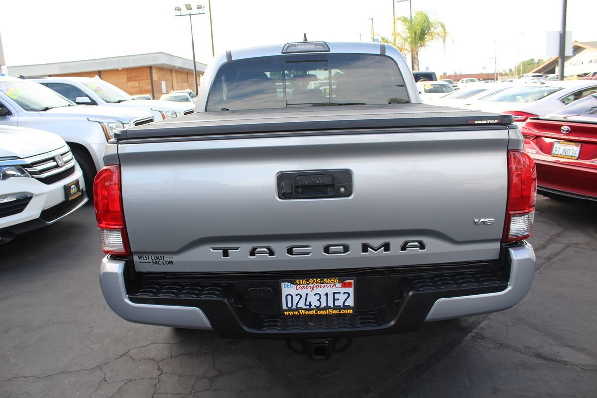Used 2017 Toyota Tacoma TRD Sport RWD image 6