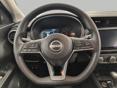Used 2024 Nissan Kicks SV FWD image 6