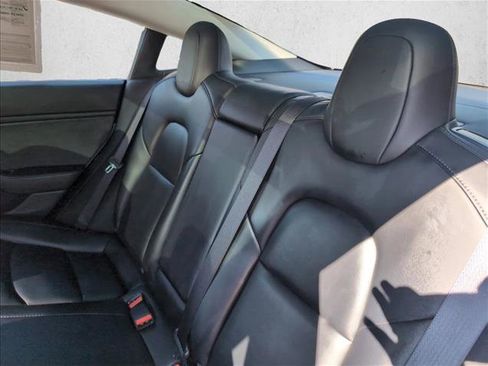 Used 2020 Tesla Model 3 Long Range image 16