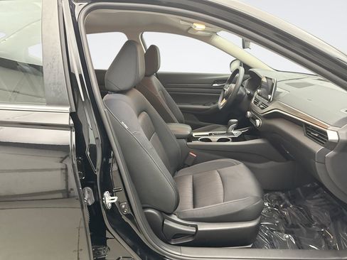Used 2024 Nissan Altima 2.5 SV FWD image 16